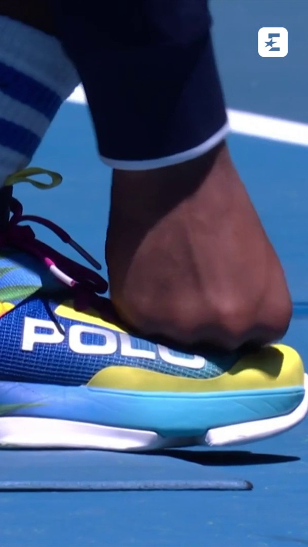 Il raccattapalle non riesce a poggiare la mano per terra per il caldo di Melbourne 🔥🥵🫠 #EurosportTENNIS #AusOpen #AO2026