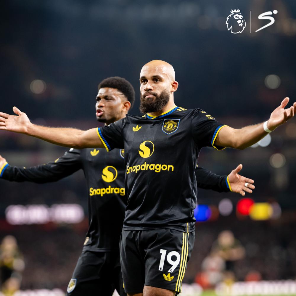 Bryan Mbeumo keeps delivering in a Man United jersey. He capitalises on Zubimendi's mistake to open the scoring for the Red Devils 🔴