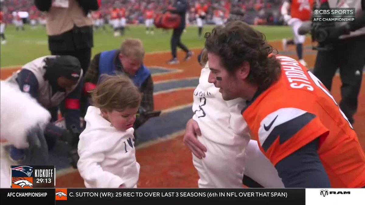 Heartwarming: Broncos starting QB Jarrett Stidham shared a special moment pregame with his family on the field before today's AFC Championship game. The Broncos will shock the world 🥹❤️