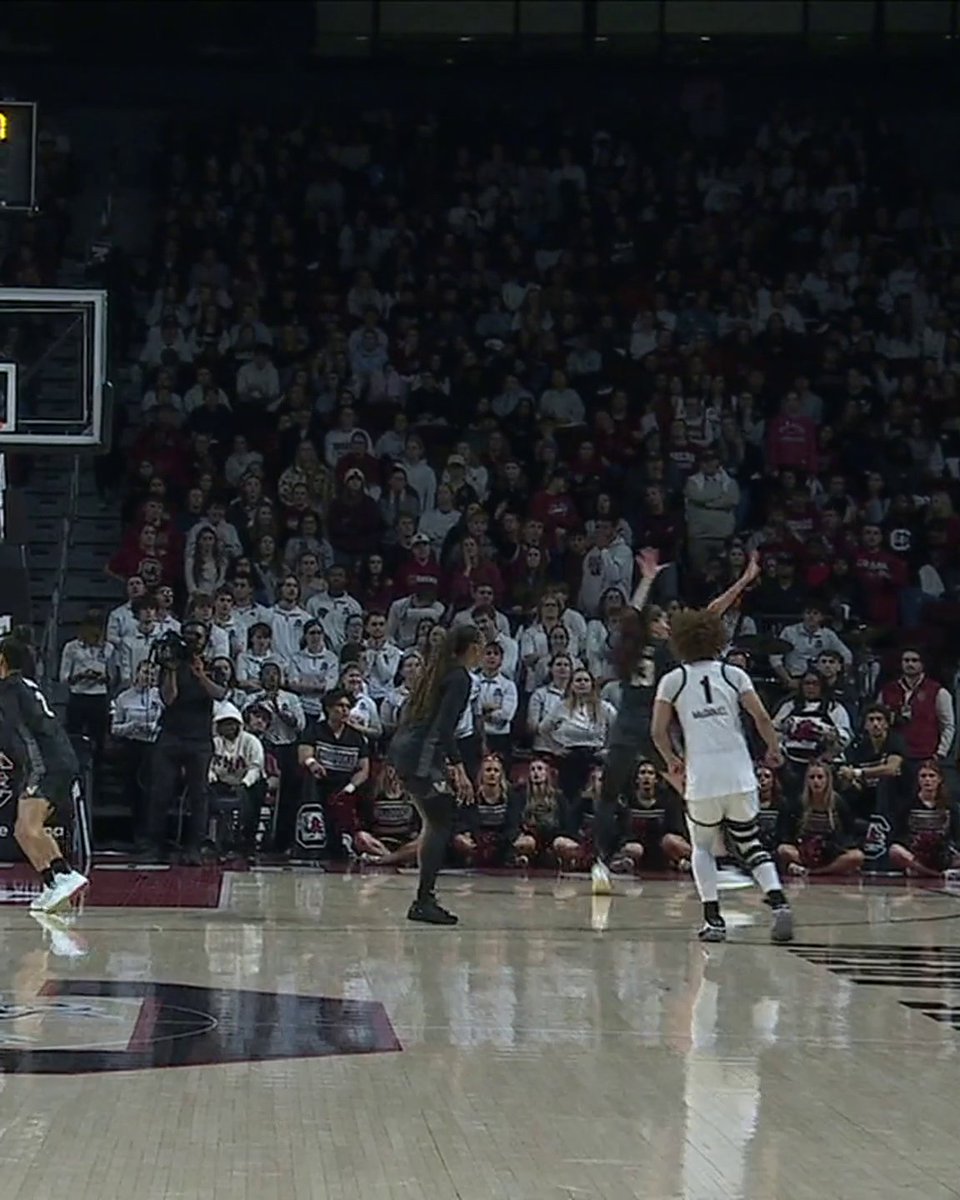 Ta'Niya Latson is locked in with 10 points in the first quater 🔒 Watch No. 5 Vanderbilt take on No. 2 South Carolina at now on ESPN and the ESPN App 🏀