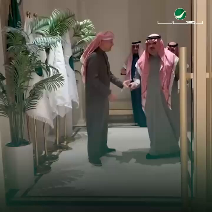 زيارة صاحب السمو الملكي الأمير #عبدالرحمن_بن_مساعد لمقر مجموعة روتانا للموسيقى في العاصمة الرياض وكان في استقباله رئيس مجلس الإدارة والرئيس التنفيذي لمجموعة روتانا للموسيقى الأستاذ #سالم_الهندي حيث اشاد سمّوه بالمقر الجديد للمجموعة وروح الشباب التي هي ركيزة العمل #روتانا_لايف عبدالرحمن بن مساعد بن عبدالعزيز🇸🇦 سالم الهندي