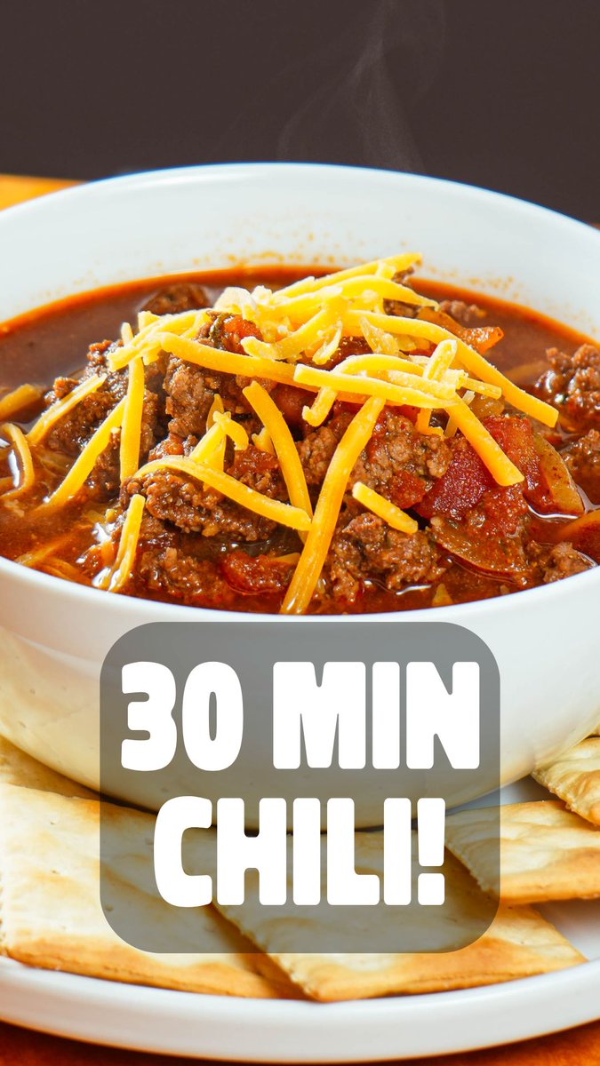 Cold weather is moving in, this 30 Min Chili is perfect for staying in! 😋