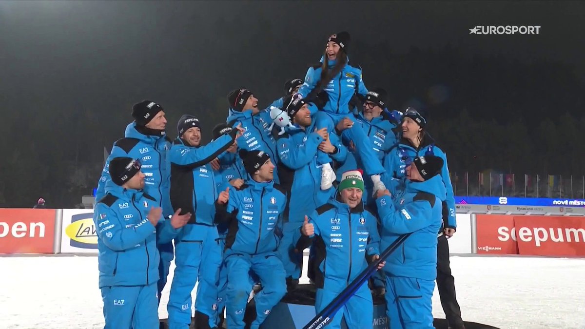 Che emozione Dorothea! 🥹💙 Il mondo del biathlon saluta Dorothea Wierer con una emozionante cerimona in suo onore, organizzata in occasione della sua ultima gara di Coppa del Mondo a Nove Mesto #Biathlon #Wierer