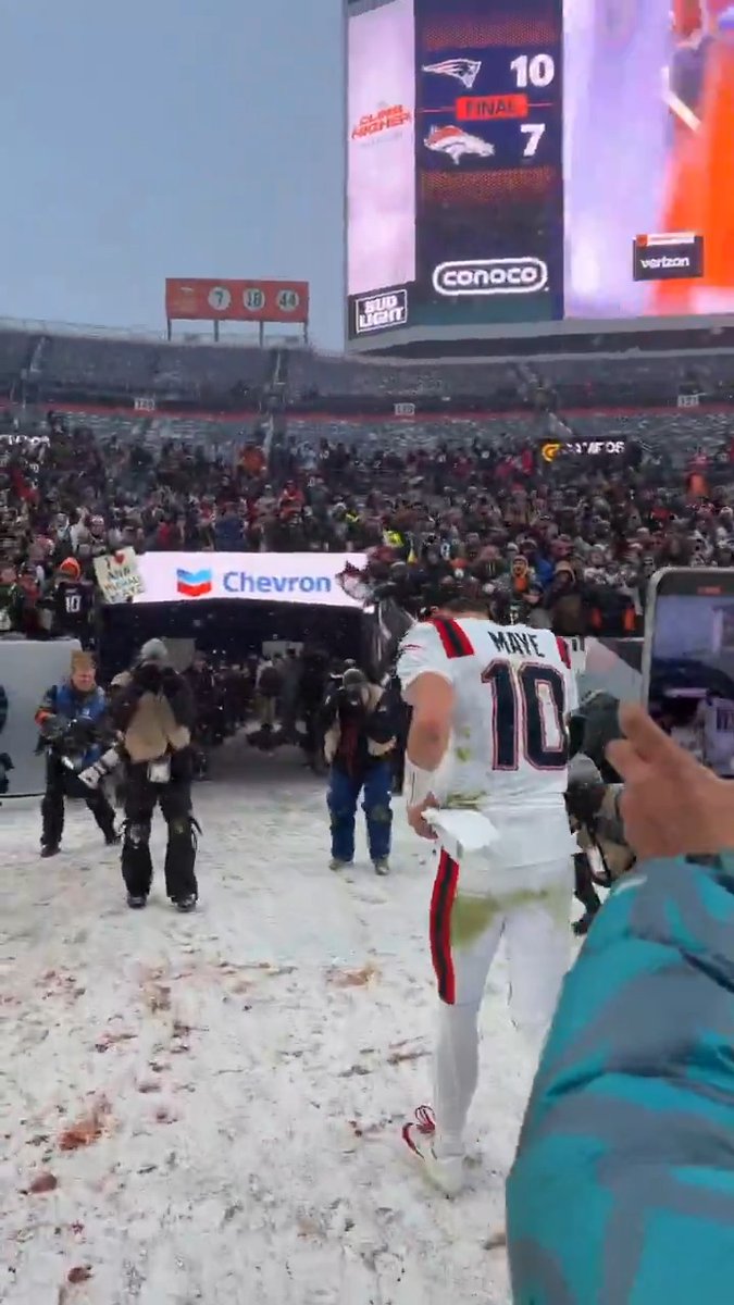 Drake Maye reaches his first Super Bowl at 23 years old 👏 (via Mike Kadlick)