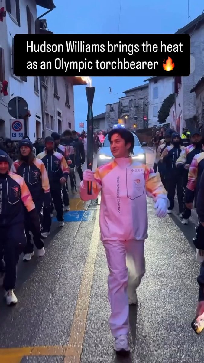 From hockey heartthrob to Olympic torchbearer! Heated Rivalry’s Canadian star Hudson Williams carried the Olympic flame in the relay ahead of the Milan Winter Games 🔥🇨🇦 We’re not crying, you are 😭 #heatedrivalry #olympics 📽️: @milanocortina2026