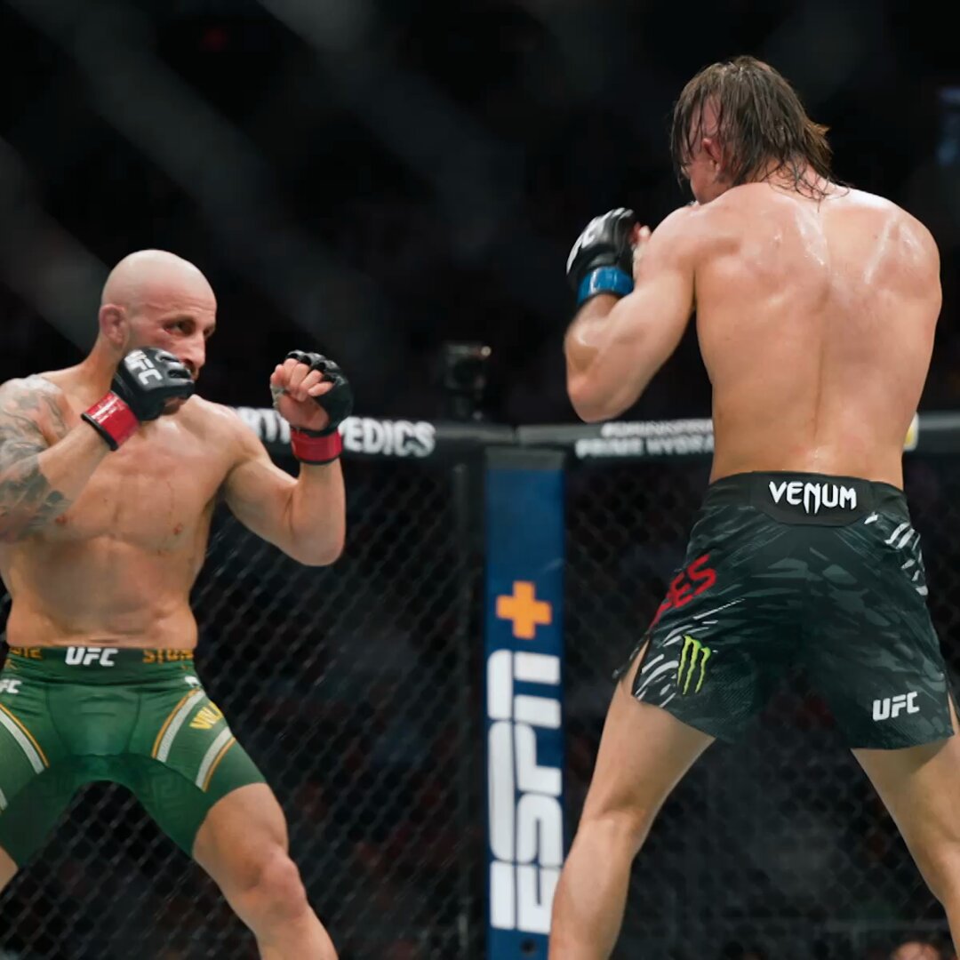 They are ready for the rematch 💪 @AlexVolkanovski and @DiegoLopesMMA collide once again with the title on the line. Watch #UFC325 Countdown 📺