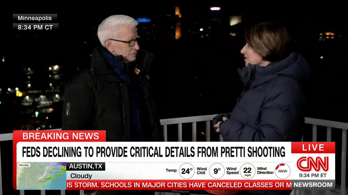 Anderson talks with Sen. Amy Klobuchar in Minneapolis following the killing on Alex Pretti.