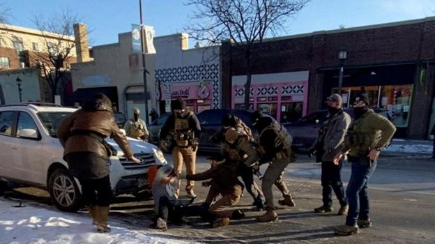 BBCニュース - 米移民捜査官がまた市民を射殺 複数角度で捉えたミネソタの現場映像