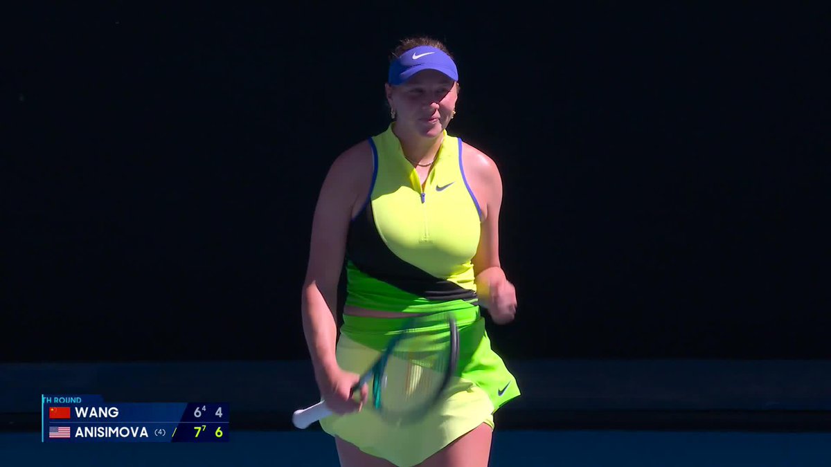 Amanda Anisimova’s reaction after beating Wang to reach her 1st Australian Open QF Huge smile on her face 🥹 This is her 3rd consecutive Grand Slam Quarterfinal In the last 2, she reached the final One of the toughest women in tennis right now 🇺🇸❤️