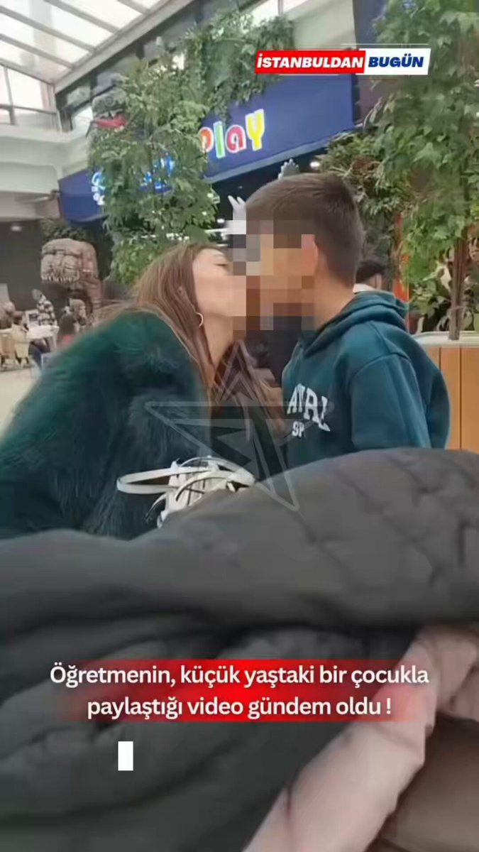 Allah belanı versin… “Abartma” diye uyarana da - Sanane Diye cevap veriyor. Toplumun sinir uçlarına dokunan bu insanlar bir avukatlık bürosu ile anlaşıp daha sonra kendilerine hakaret eden insanlara dava açıyor sizden tek ricam paylaşımda şahısa hakaret etmemeniz. Görüntüler sosyal medyaya mozaiksiz paylaşılmış olsa da KVKK kapsamında çocuğun ve şahsın yüzü gizlenmiştir. Sizce bu cesareti nereden buluyorlar?