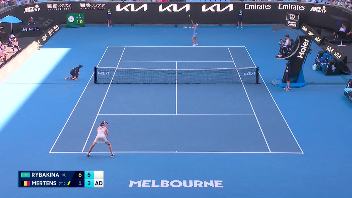 Quarterfinal bound once more ⏭️ Elena Rybakina plays brilliantly to defeat Mertens 6-1 6-3 on MCA. This marks her seventh career Grand Slam quarterfinal, and she extends her record against Belgian opposition to 14-1. #AO26