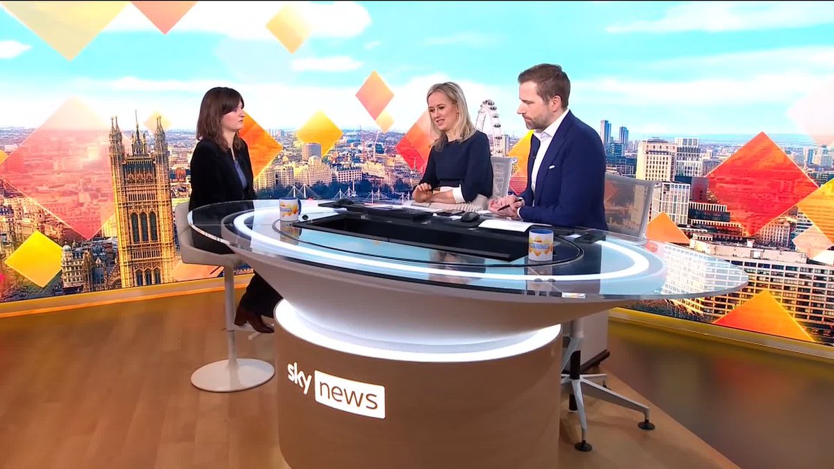 🗣️ 'The dominant feeling is that Keir Starmer saw Andy Burnham as a threat and he has tried to get rid of that threat.' Alexandra Rogers joins Sophy Ridge & Wilfred Frost to chat about what has been going on in Westminster over the weekend ⬇️