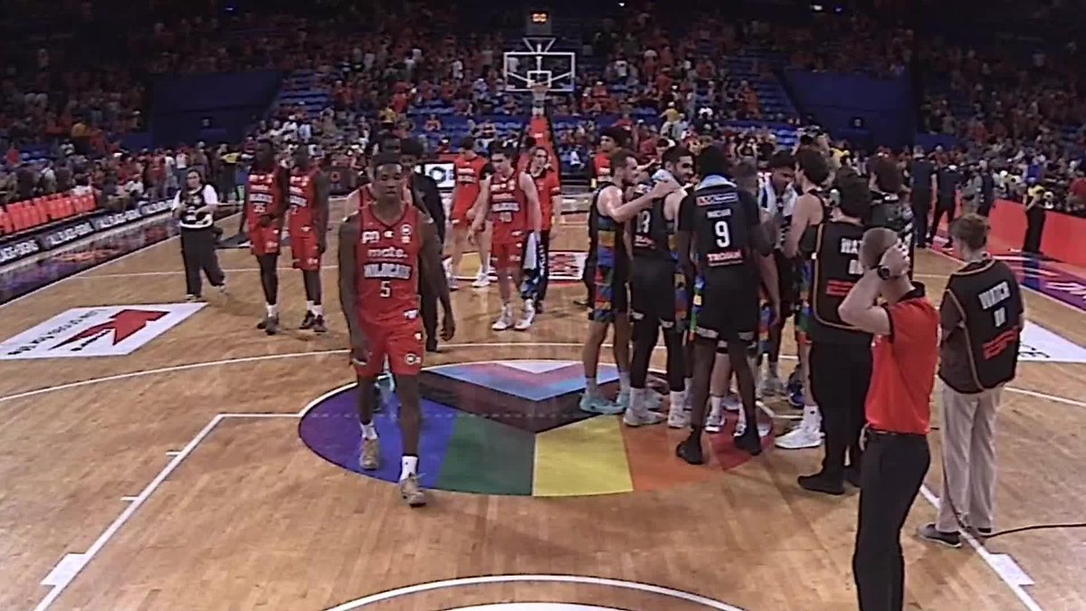 “I’ve been in this league for 36 years now and I’ve maybe seen this two or three times.” 😮 Derek Rucker and the Overtime panel weigh in on the post-game tension between Kristian Doolittle and Jo Lual-Acuil Jr. Watch NBL Overtime on ESPN 📺