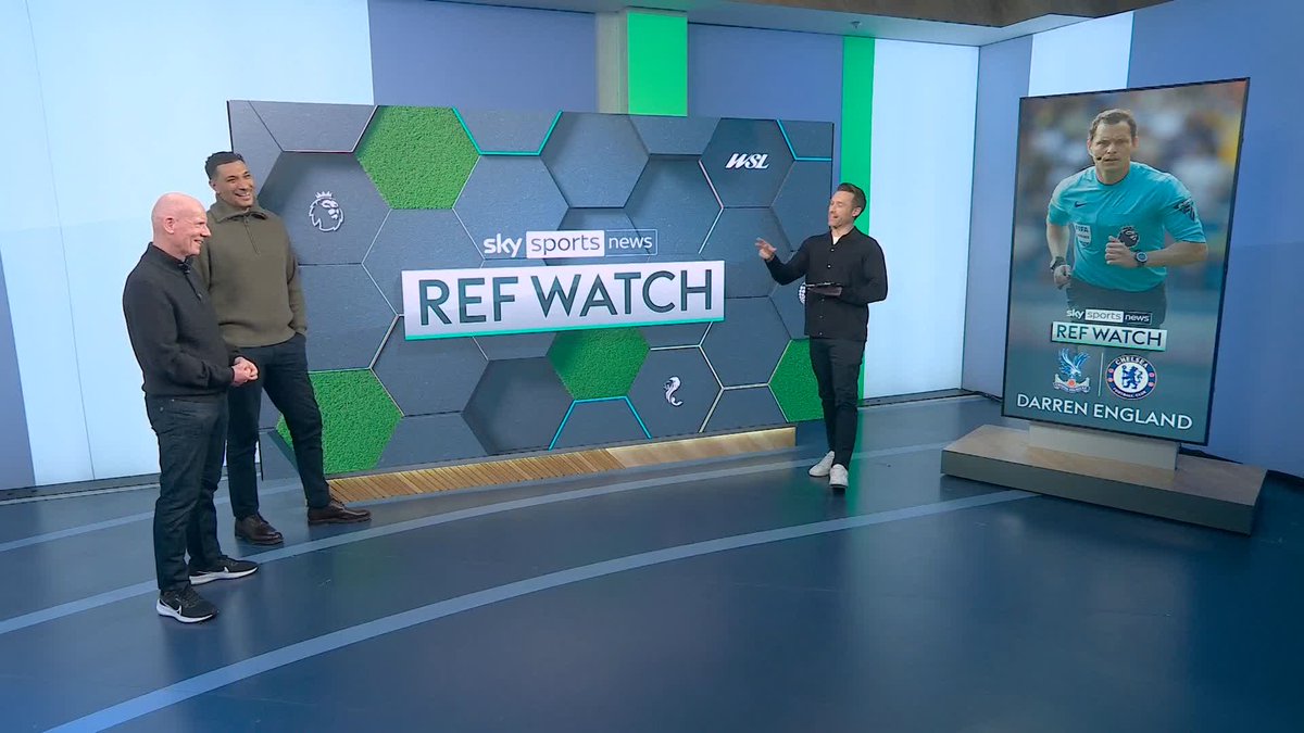 "If this doesn't hit his hand, it goes into the goal" Dermot Gallagher and Jay Bothroyd agree with the decision to award a penalty to Chelsea for a Crystal Palace handball ✅