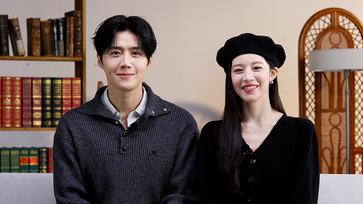 Which love languages are Ho-jin and Mu-hee fluent in? Kim Seon-ho and Go Youn-jung weigh in on their characters’ favorite ways to show their affection 💞 #CanThisLoveBeTranslated #KimSeonho #김선호 #GoYounjung #고윤정
