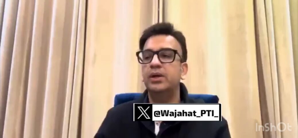 منییب فاروق منہ لٹکا کر، رونے والی شکل بنا کر قوم کو یہ “خوشخبری” سنا رہا ہے کہ شہزاد اکبر کو انٹرپول نے کلیئر کر دیا ہے۔ ٹاؤٹ کو اس بات کا شدید دکھ ہے کہ اب شہزاد اکبر کے خلاف کوئی کارروائی نہیں ہو سکے گی۔