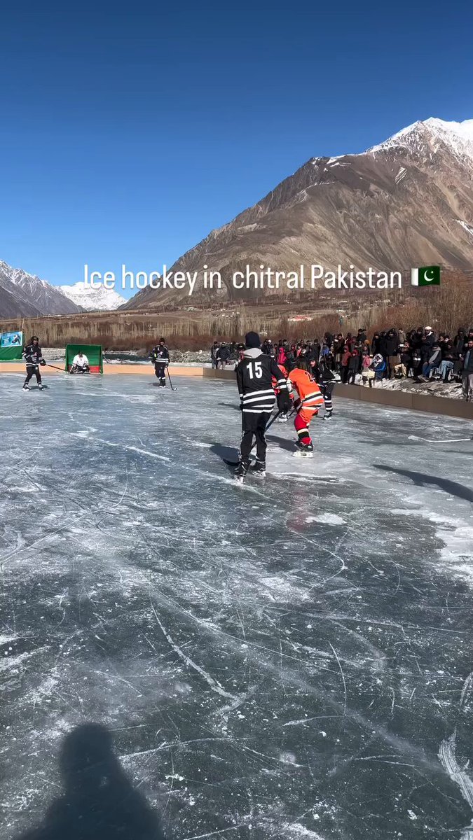 Hockey is for everyone! 🇵🇰 (via: @ali_xaffer / ig)