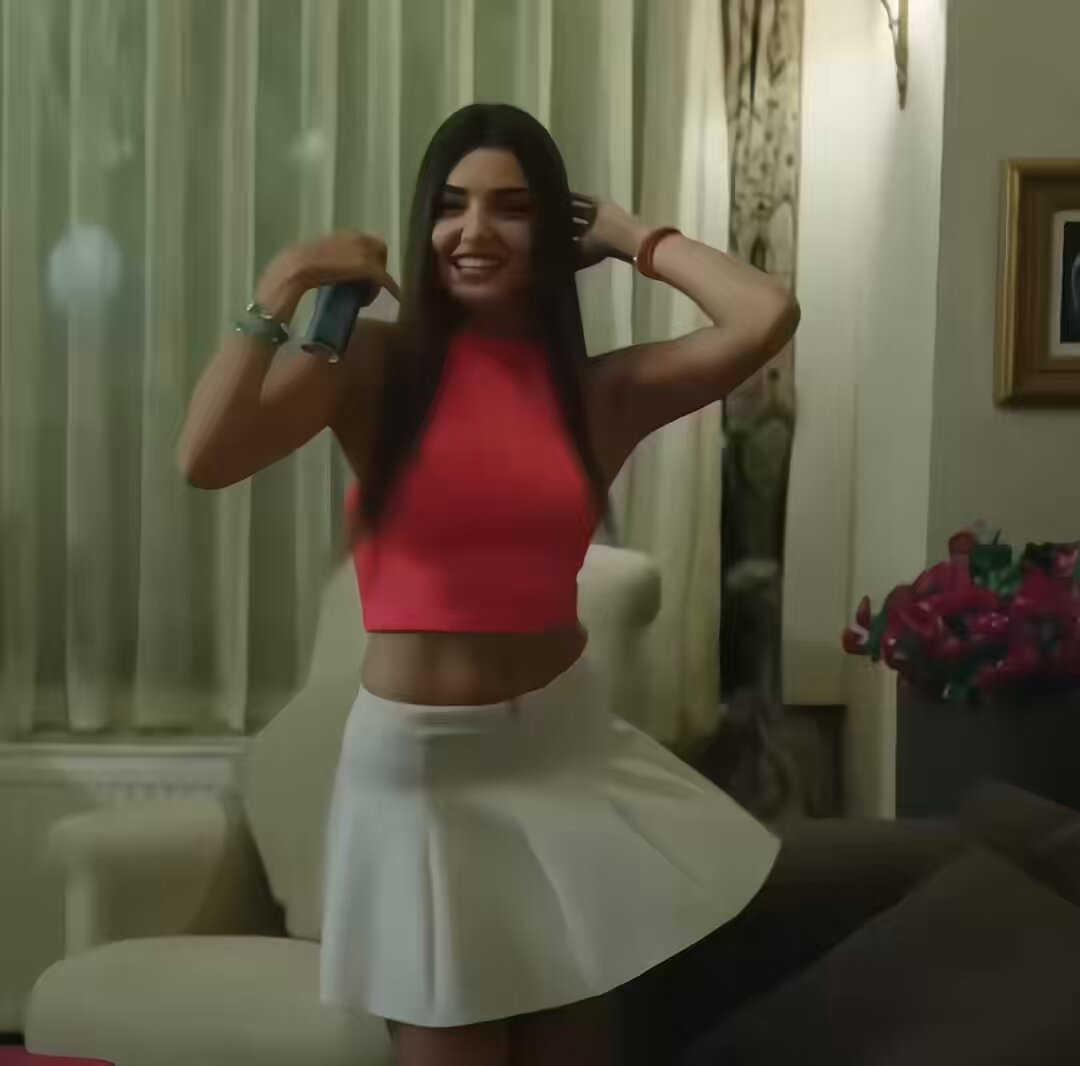 المفروض ما تتخطون رقص ودلع هاندا هنا