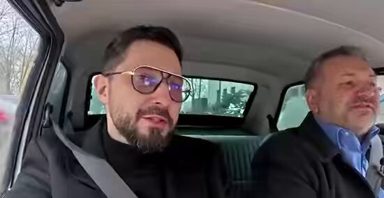 Żurek nie ustąpił pierwszeństwa kobiecie na pasach po czym powiedział: „Nie no, gdzie, Pani była jeszcze daleko. Proszę mi wierzyć, że ja naprawdę jeżdżę bezpiecznie”