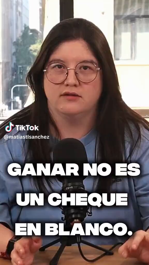 Panelistas del El Ciudadano con ataque y crítica a los futuros ministros de Kast. La watona grasienta de Valeria Carcamo se gatilla con jovencitas.