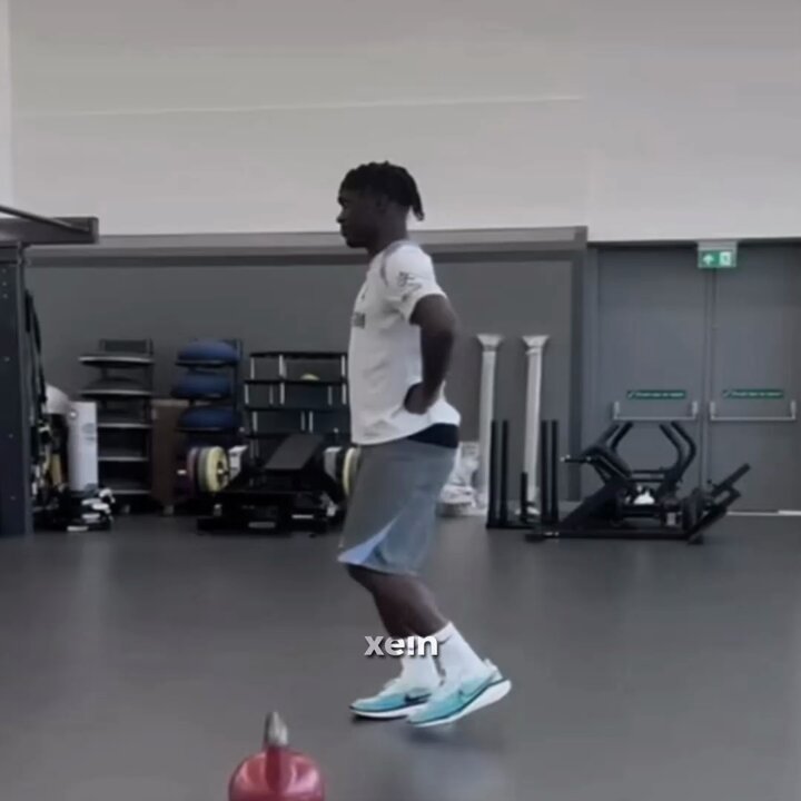 Yves Bissouma’yı Galatasaray'da görmek ister misiniz! Maestro genç.. Bissouma 29 yaşında uzun süredir sakat ama iyiyken efsane oynuyordu.!