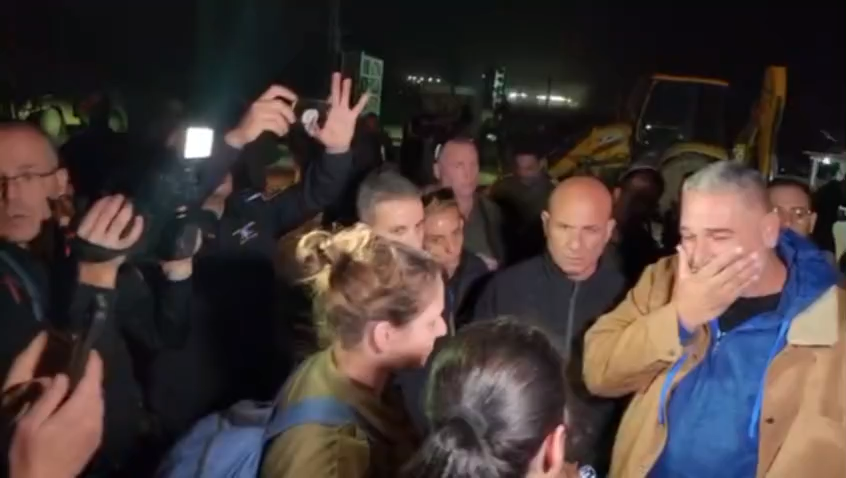 The father of fallen hostage Ran Gvili, z”l, meeting the forensic dentists who identified his son.