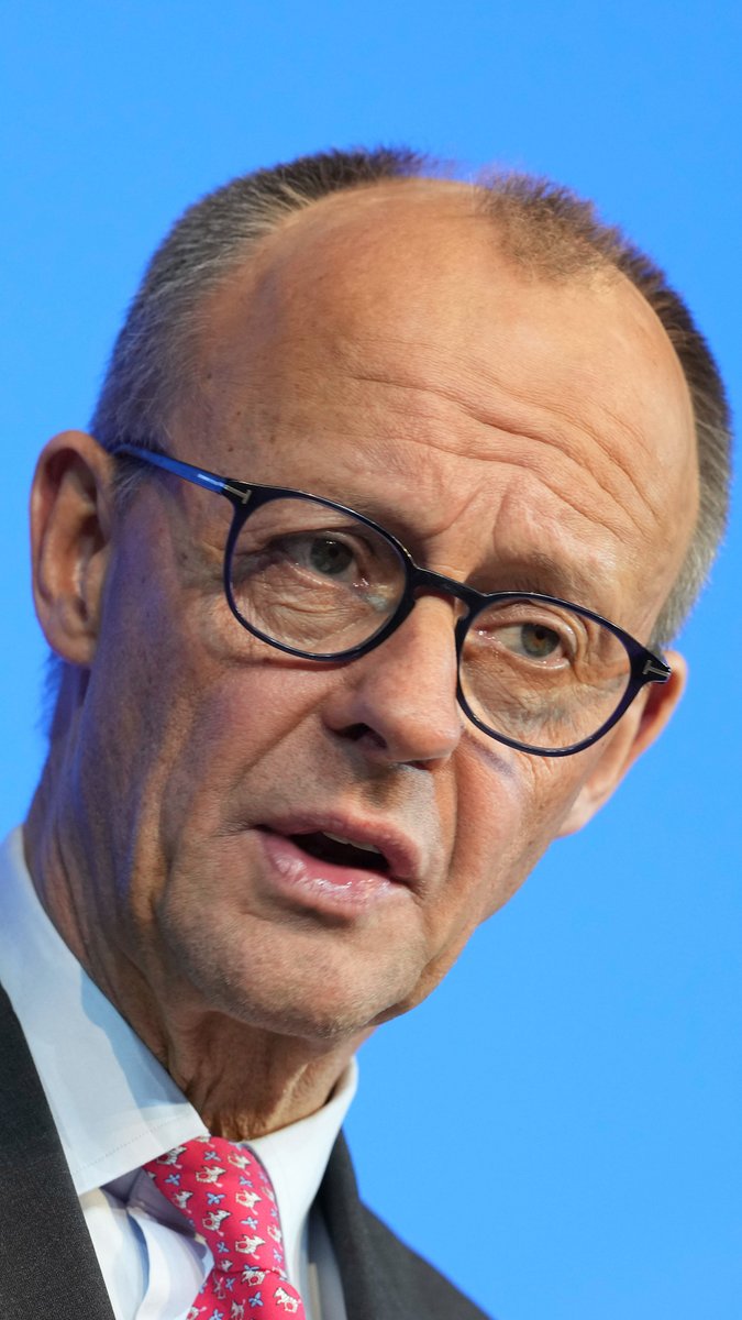 German Chancellor Friedrich Merz expresses concern about the level of violence in the US in the wake of ICE raids in Minneapolis.
