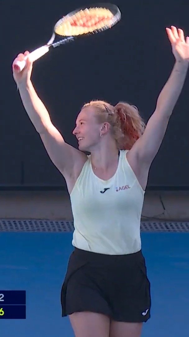 Treating a 190 km/h serve like THAT 😲 Katerina Siniakova • #AO26