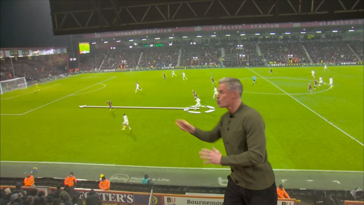 "The team is completely split in half - like two different games of football!" "They've ran 74 yards and no one has come close to making a challenge!" "This team LACKS PHYSICALITY!" 😬