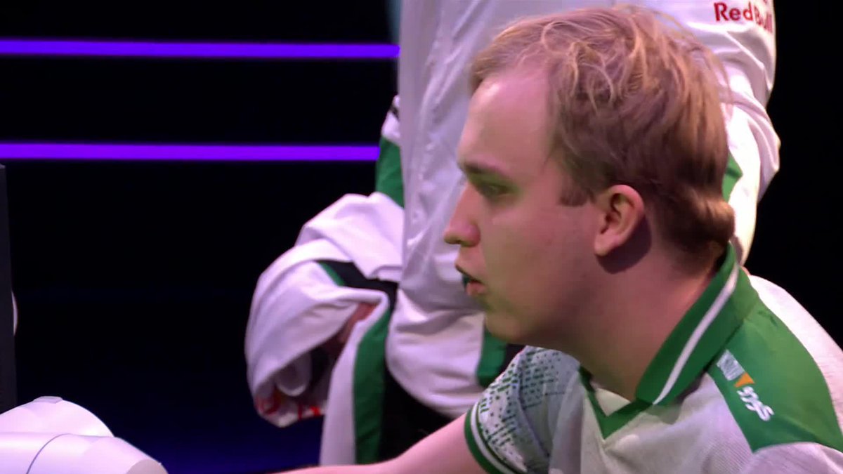 He's going to ANOTHER #FCPro Open Final 🏆 Anders Vejrgang holds on against Levi de Weerd to win 6-5! 🔥