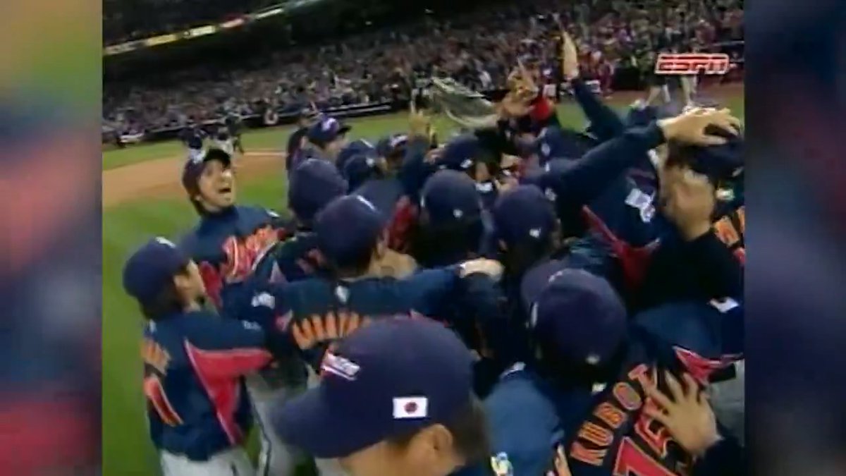 Throwing it back 20 years for the BEST MOMENTS from the inaugural World Baseball Classic 🌏