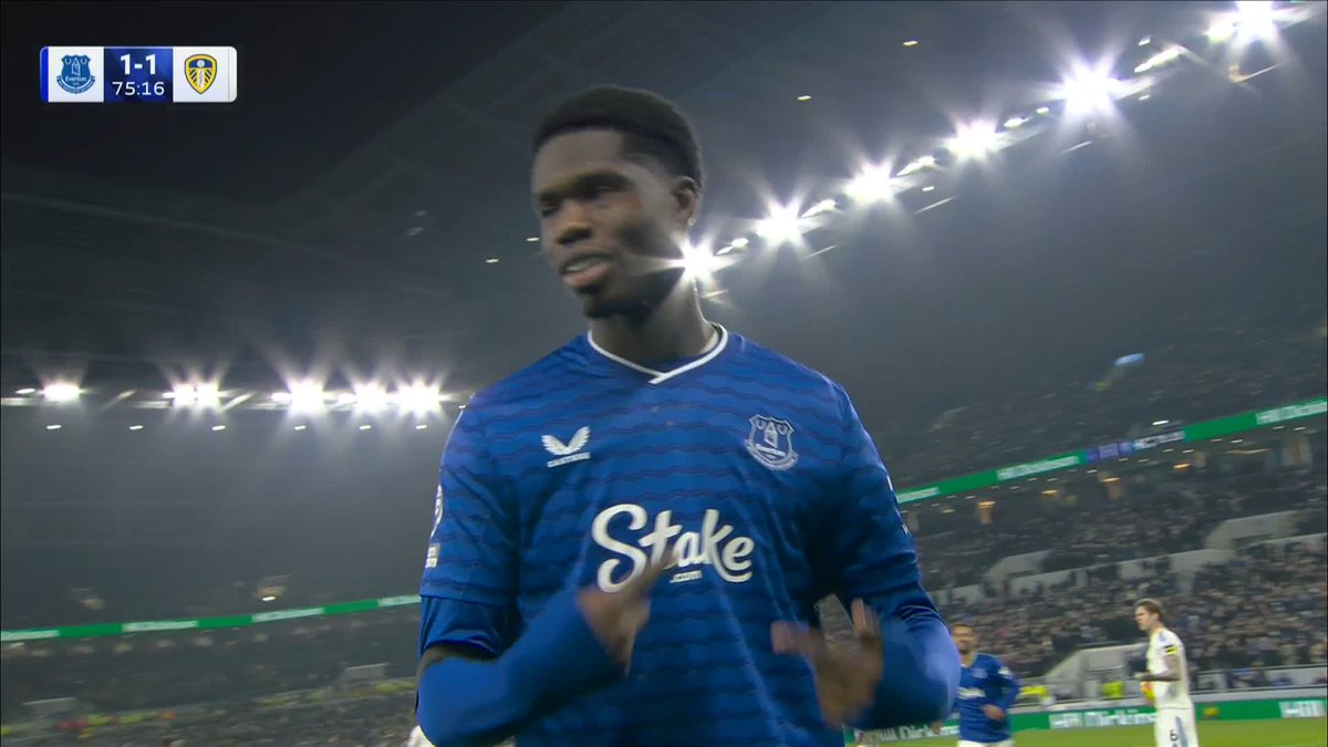 "The man who can't miss at the moment!" Thierno Barry equalises for Everton 🔵