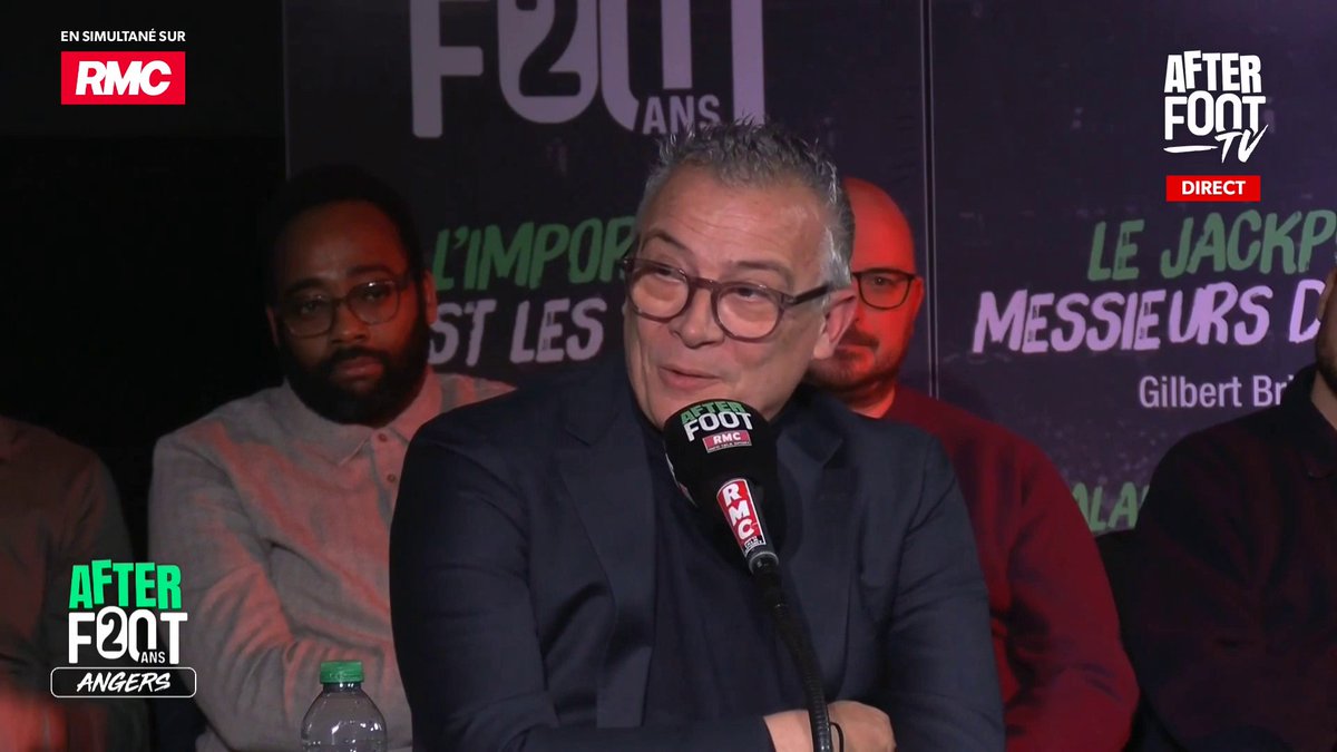 🎙️ "Par rapport au modèle économique du foot français, le coach doit valoriser ses joueurs, obtenir des résultats, faire progresser son équipe pour que la valeur marchande de son effectif augmente. C'est un des critères sur lequel on peut juger un entraîneur" estime Dujeux.