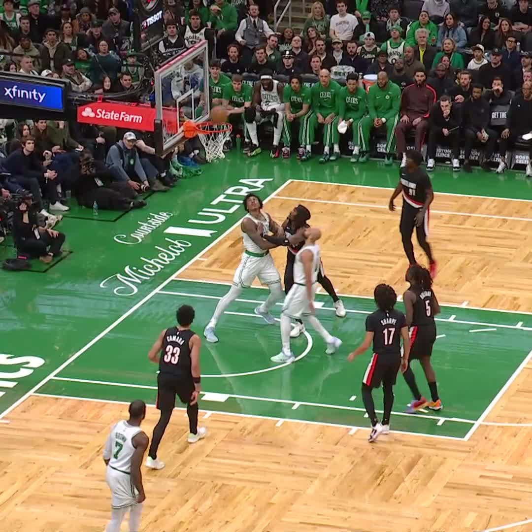 D-White vs. Jrue 👀