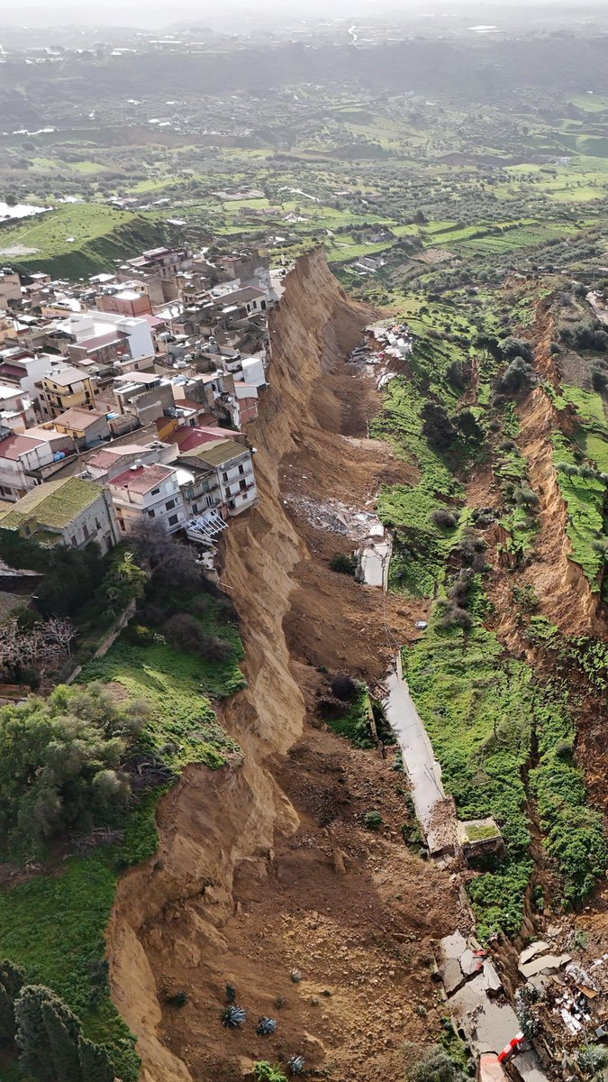 A four-kilometre section of a cliff collapsed in Sicily during a storm, forcing more than 1,000 people to evacuate. Italy declared a state of emergency and allocated 100 million euros for urgent relief. Damage is estimated at over 1.5 billion euros.