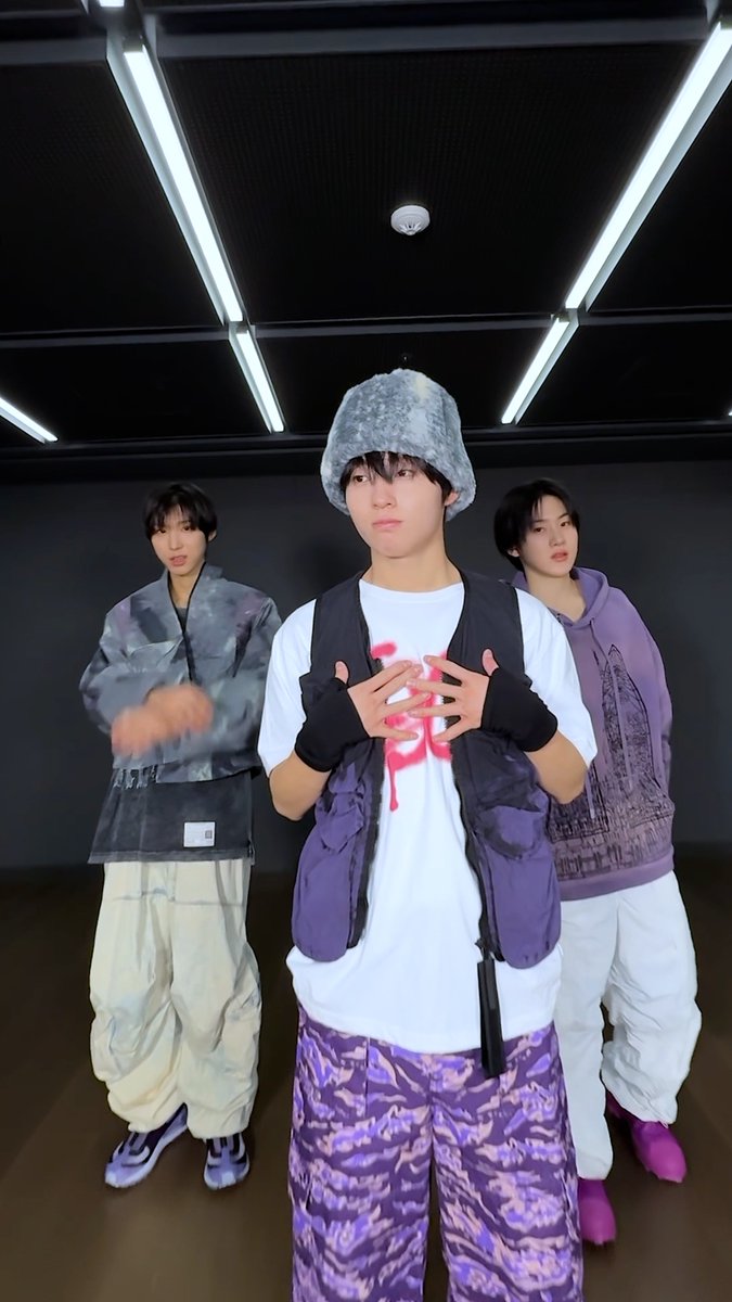 Knock Knock dancing again in 2026 ✊✊ #KickFlip #킥플립 #KnockKnock #낙낙 #KickFlip_1st_Anniversary