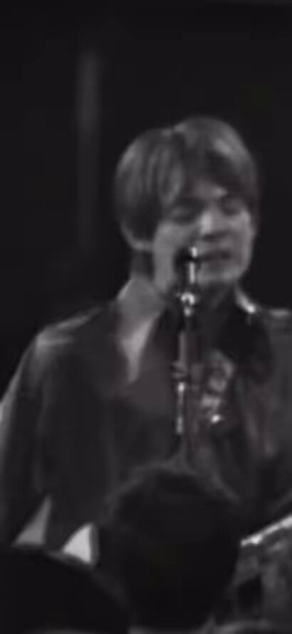 🎯This year They’re making the Steve Marriott/Small Faces film: ‘All Or Nothing.’ They’ve cast me to play Steve, and the director/writer/producer are coming to The Marquis this Wednesday, so from 8pm til 8:30/45pm I will be playing only Small Faces songs, see you there! 🎯
