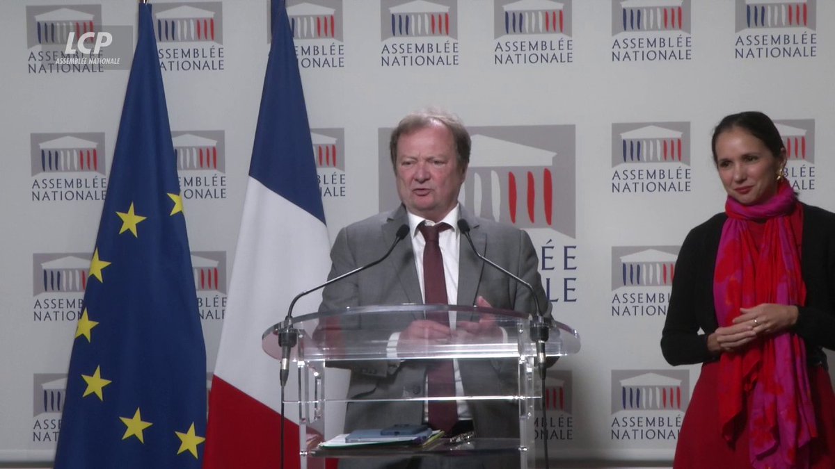 Des "rafles" contre les OQTF : "On a tous été horrifié par les propos d'Arno Klarsfeld", déclare Stephane Peu, qui compte écrire au président de la République ou à celui du Conseil d'Etat sur "l'incompatibilité avec les fonctions de conseiller d'Etat qui sont les siennes".