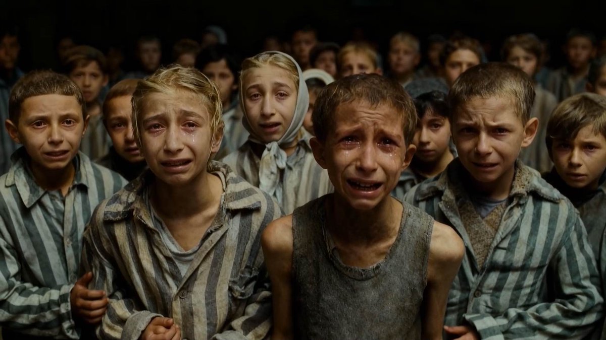 🕊️Rusia conmemora la liberación de Auschwitz por el Ejército Rojo El 27 de enero del 1945 las tropas soviéticas liberaron las localidades polacas de Auschwitz y Brzezinka, que los alemanes habían convertido en un campo de concentración