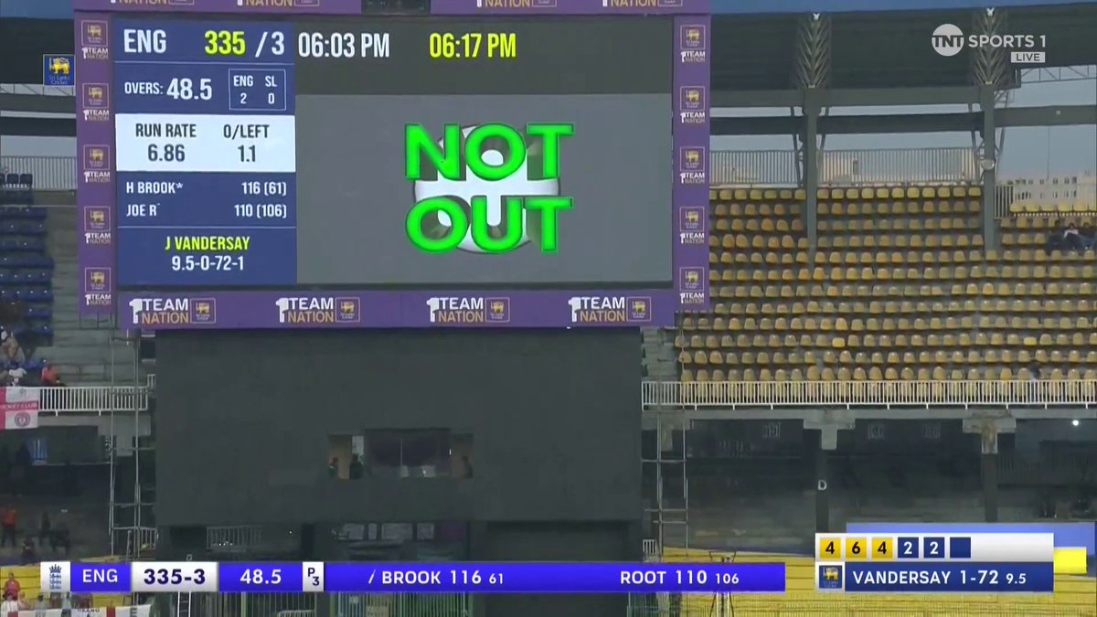 INSANE fielding from Dhananjaya de Silva 😱