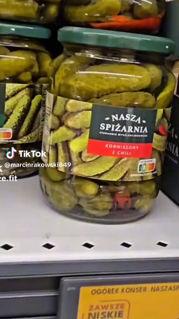 Popatrzcie jak się robi ogórki z Biedy firmy Martens , może Wasze ulubione. 🤮🤮🤢🤢🤢 Nasza spiżarnia --> JPRDL