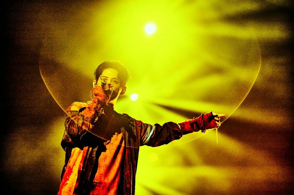 過去の今日=2023年1月28日 ONE OK ROCK によるドームツアー「LUXURY DISEASE JAPAN TOUR」が開幕。バンテリンドームナゴヤを皮切りに、福岡・大阪・東京・埼玉・北海道でライブを行った。Mr.Childrenに続きバンド史上2組目の6大ドームツアーで、ワンオクの圧倒的な動員力を証明する形となった。
