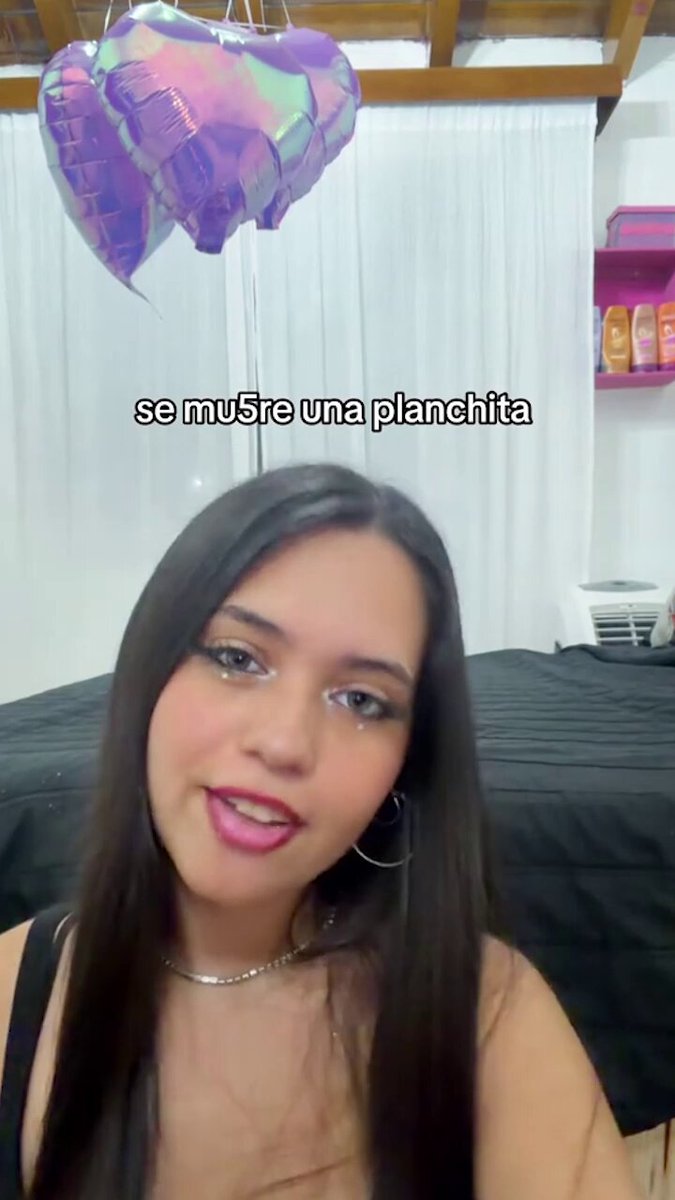"Hombres, cállense. No entendieron el concepto del trend 'muere una planchita'. Pensaron que era decir lo más machista del mundo, tipo 'muere una planchita cuando no sabe cocinar o usa ropa corta'. ¿Estás describiendo a tu abuela de 1930?": la reflexión de una tiktoker.