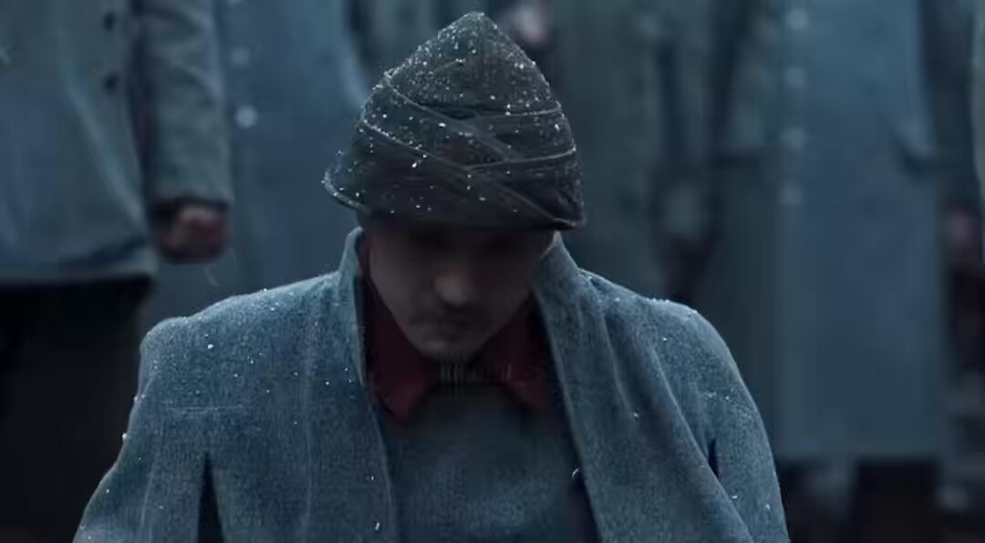 تم تصنيف هذا المشهد من افضل المشاهد التي تمتلك AURA في تاريخ الشاشه العالميه!🥶 تغير نبرة الصوت وتعابير الوجه الحاده وتقمص الشخصيه وفخامة المشهد شي لا يفعله سوي الايقونه اراس بولوت☝️🖤