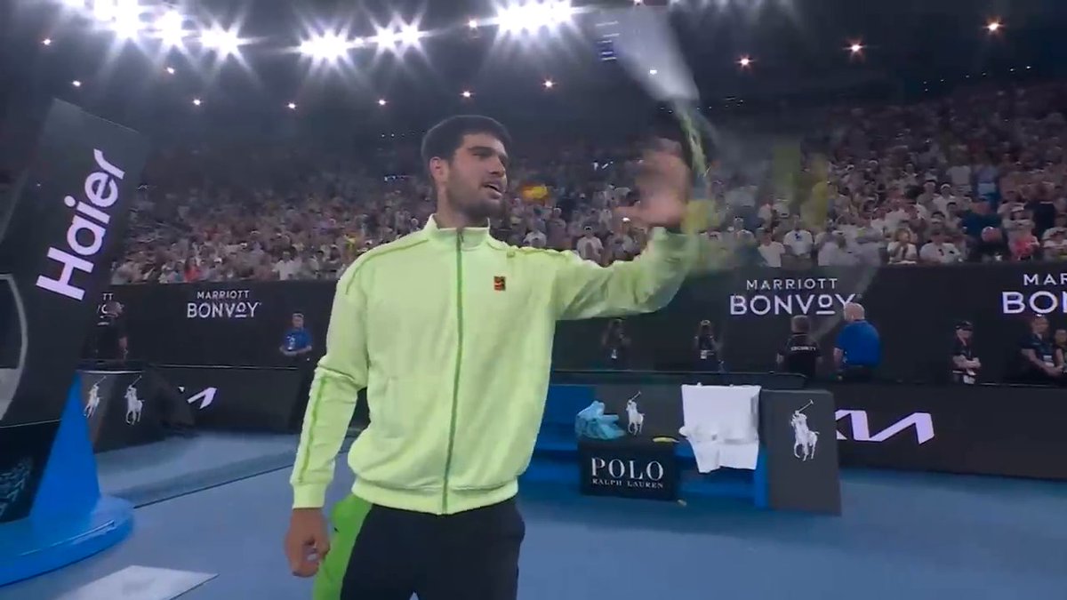 Carlos Alcaraz shows how he pulls off his racket magic after his Australian Open quarterfinal win 🍿 (via #AusOpen)