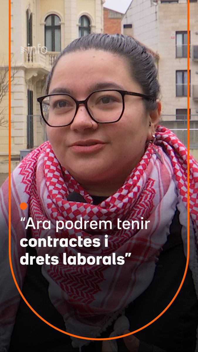 "Ara podrem accedir a una altra mena de feines, tenir contractes i drets laborals." Els col·lectius de persones migrants celebren la regularització extraordinària aprovada pel govern espanyol. "És una fita històrica"