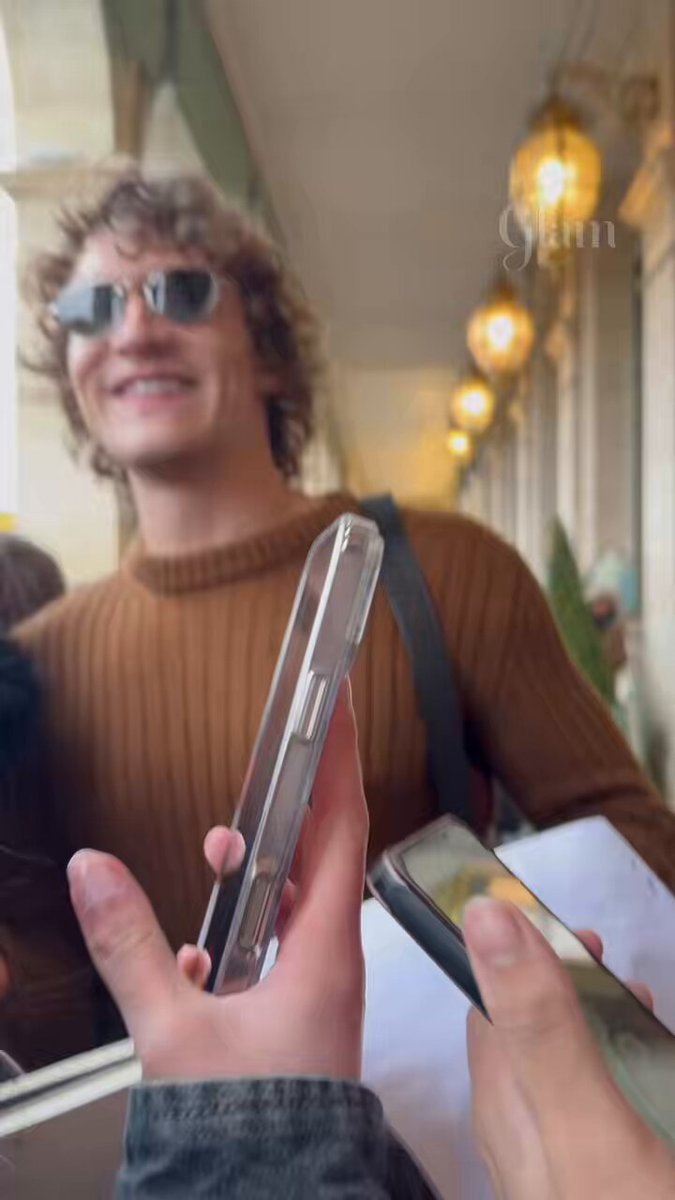 New video of Connor Storrie with fans today! 📲 @/glam.fr via TikTok