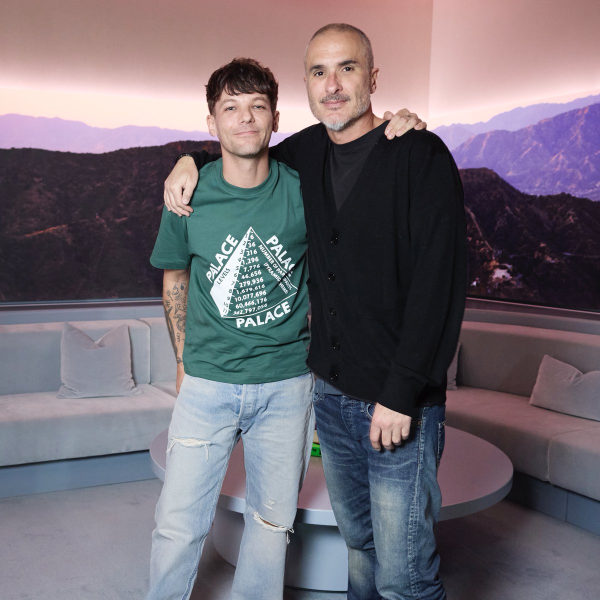 .Louis Tomlinson chats with Zane Lowe about optimism and his new album, How Did I Get Here? Watch the full interview now on Apple Music and YouTube.