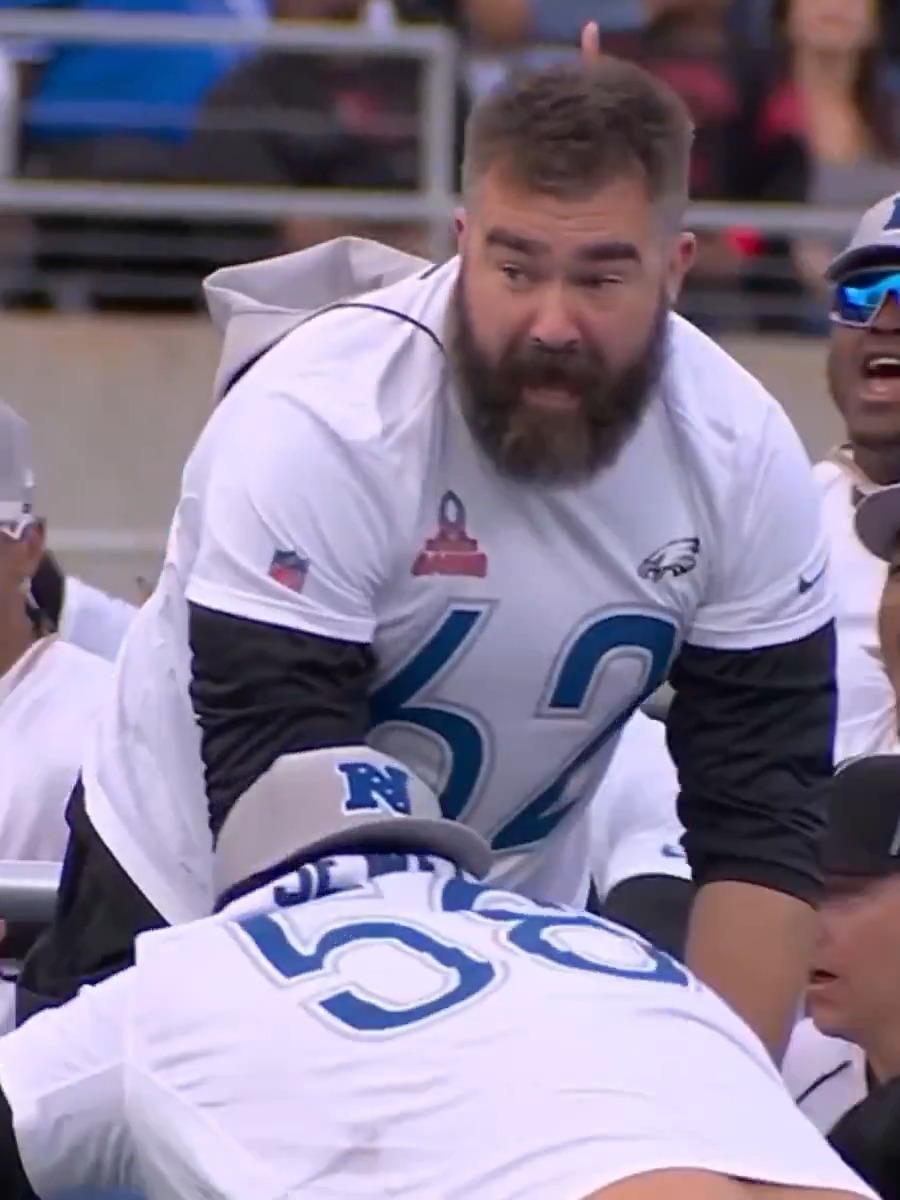 .Jason Kelce always giving 100/10 effort 👏 Pro Bowl Games -- Tuesday 2/3 8pm ET on ESPN Stream on NFL+ and ESPN App