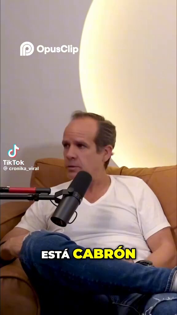 Este wey siente que está jugando GTA en la vida real. Nunca paga, jaja.